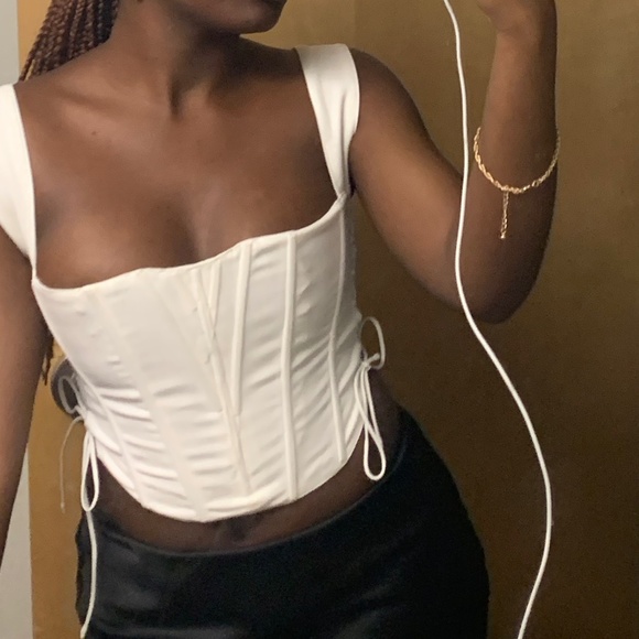 White corset top - Picture 2 of 3